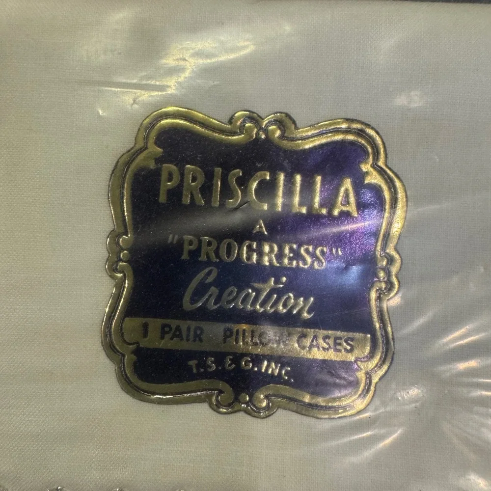 Priscilla Pillowcases Home 1 Pair White Vintage Embroidered Ruffle Percale A-11